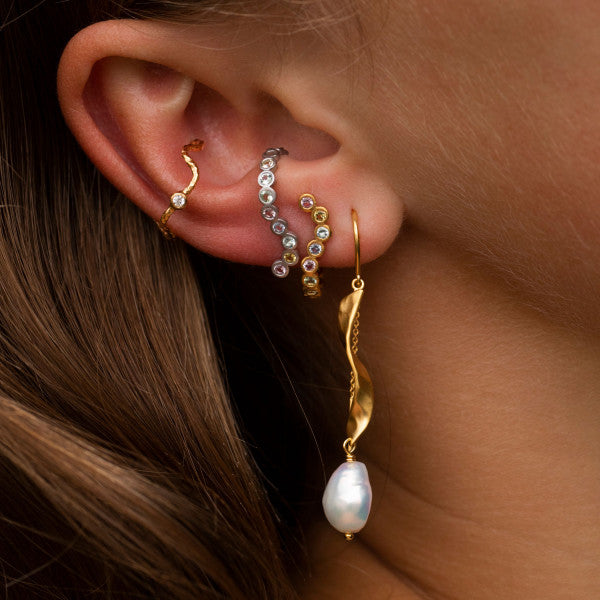 Stine A Long Twisted With Baroque Pearl Ørering Forgyldt Sølv