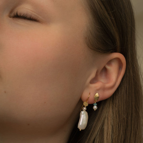 Stine A Long Baroque Pearl White Sorbet Ørering Forgyldt Sølv
