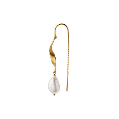 Stine A Long Twisted With Baroque Pearl Ørering Forgyldt Sølv
