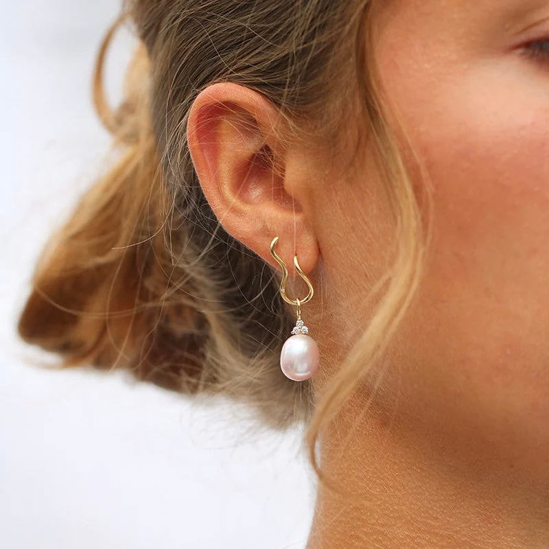 Ro Copenhagen Fryd Pink Perle Small Vedhæng 18 kt. Guld